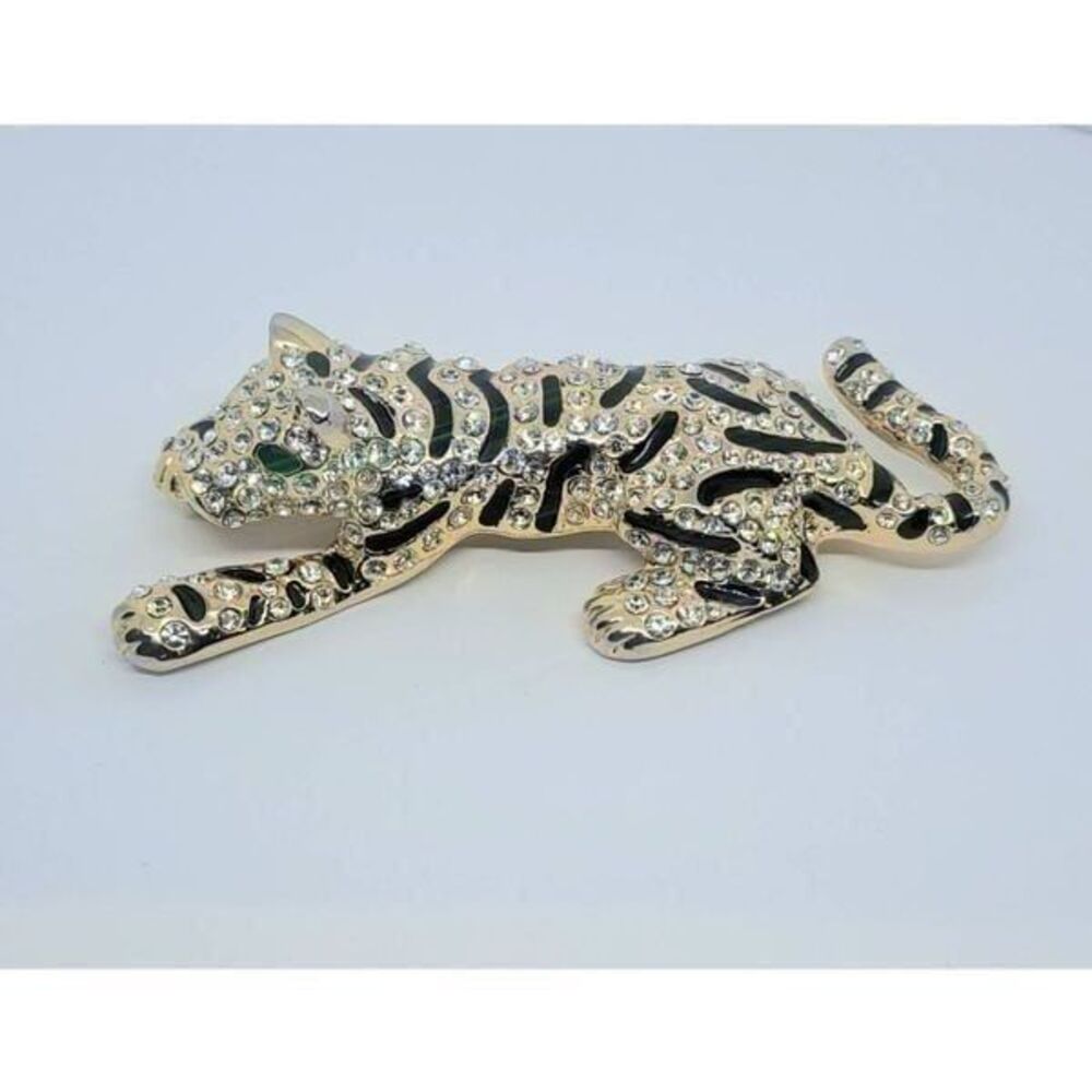 Beautiful vintage brooch